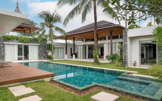 Современная вилла с бирюзовым бассейном и пальмами