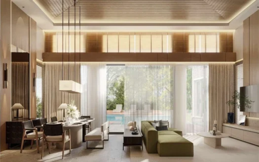 Просторная гостиная и обеденная зона с деревянным потолком и видом на бассейн