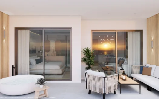 Уличная терраса с белой ванной и раздвижными дверями на закате