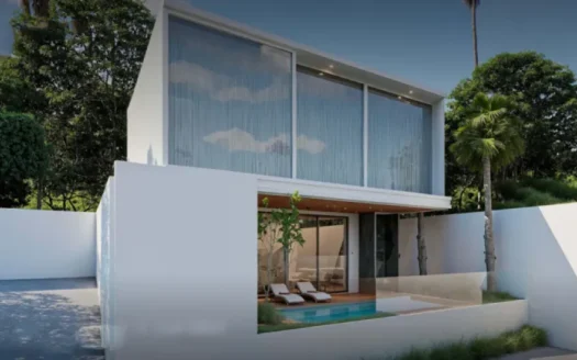 Современный белый дом с большой стеклянной стеной и бассейном