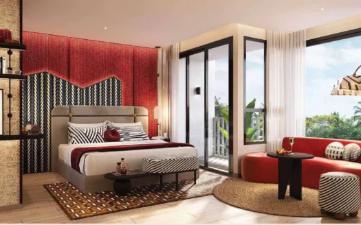 Спальня с красной стеной, изголовье в зебровом узоре, балконный вид