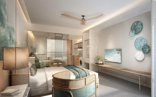 Яркая гостиничная спальня с бирюзовой мозаикой на стене и стеклянной перегородкой