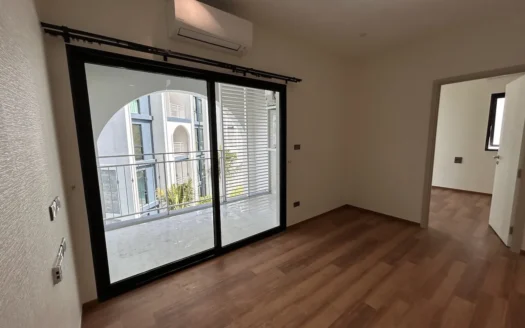 The Title Halo – Apartment Ju306